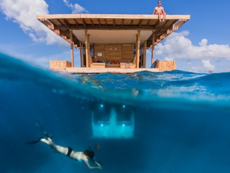 Manta resort underwater room