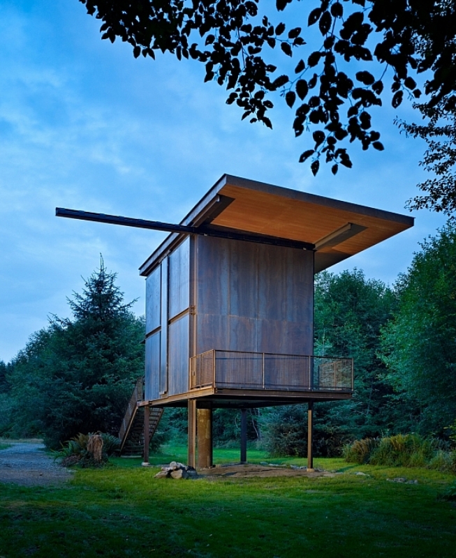 rugged steel cabin - Olson Kundig Architects 