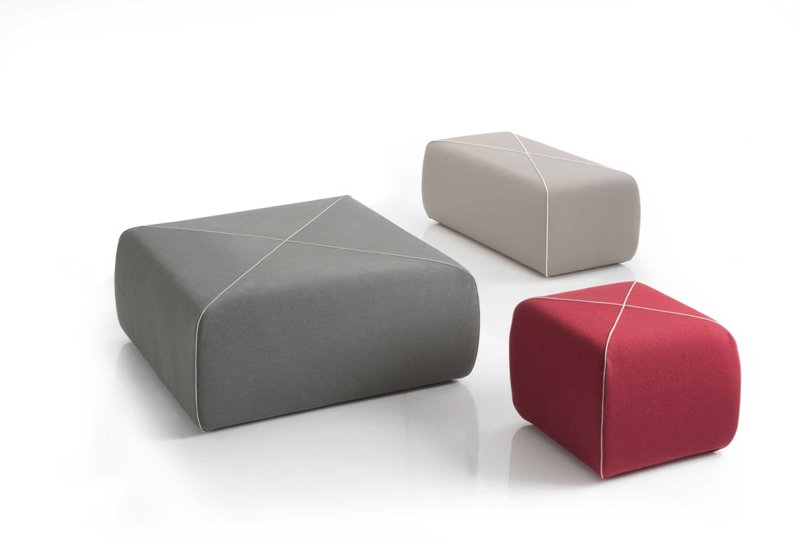 Pouf Crossed di Joe Colombo - B-line