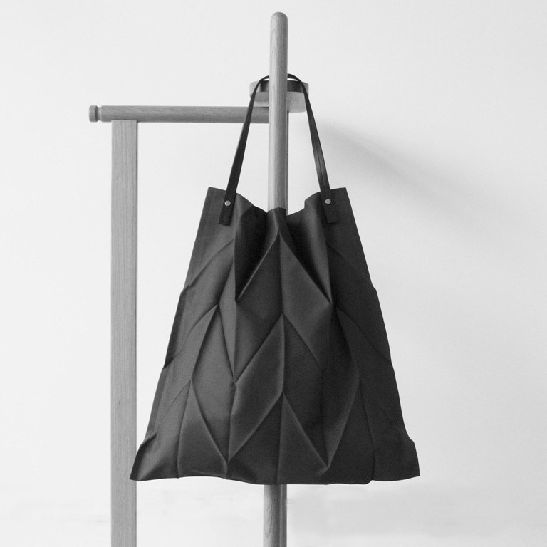 borsa collezione Iittala X Issey Miyake