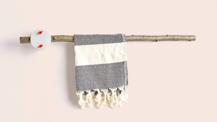furnature towel rack by sovrappensiero